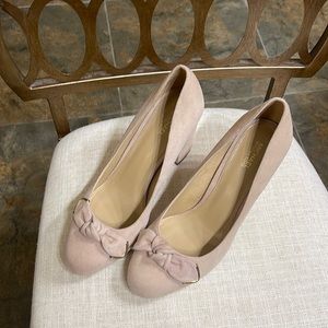 EUC Michael Kors 3 1/2” suede heel, tan size 9